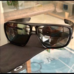 Discontinued rare Oakley Dispatch 1.0 matte black